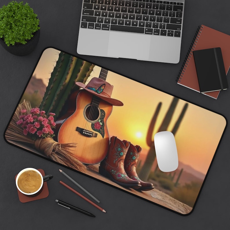 Desert Guitar Mouse Pad, Cactu - Tech Accessories To Gift recension och pris